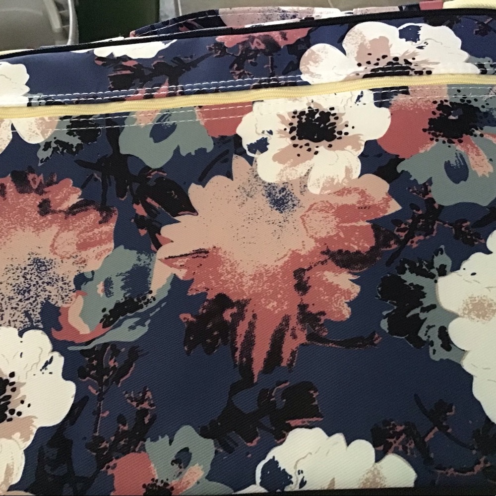 Large Capacity Multi Functional File Bag - Picture 2 of 5